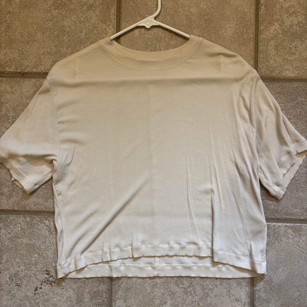 American Eagle Outfitters Cream Short Sleeve Tee